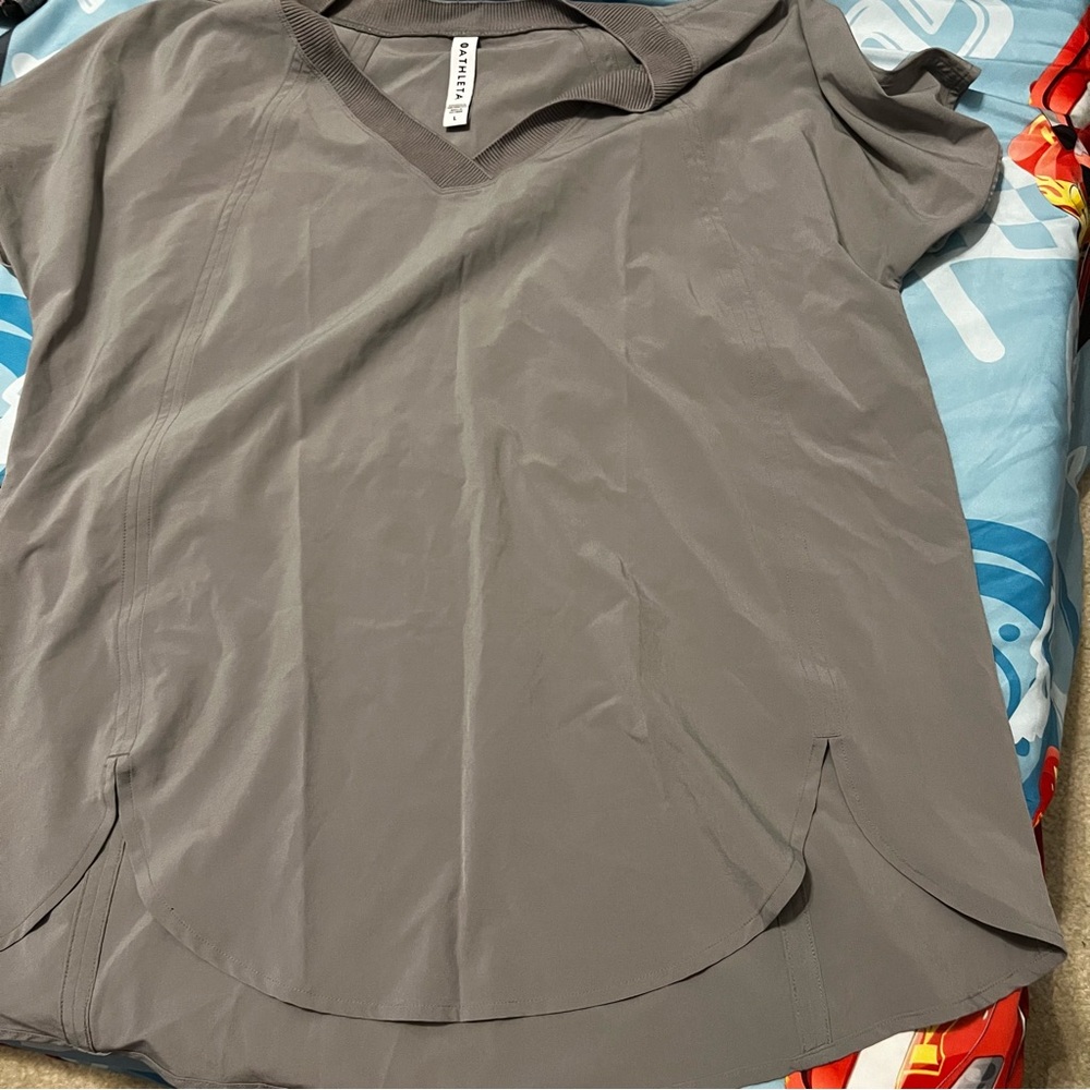 Athleta Women's Short Sleeve V-Neck Top large